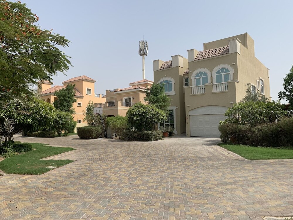 Дубай: Charming and Cozy Apartment in Dubai Available now