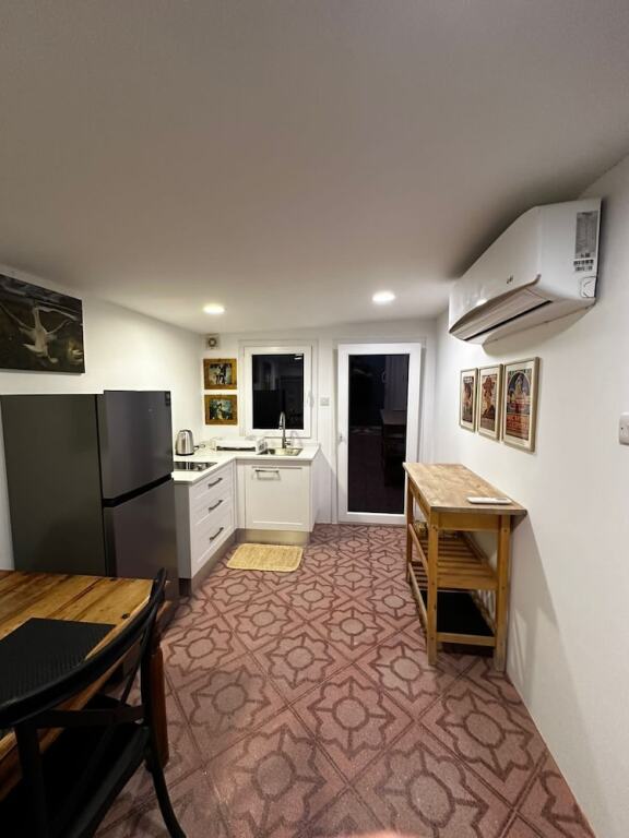 Дубай: Charming and Cozy Apartment in Dubai Available now