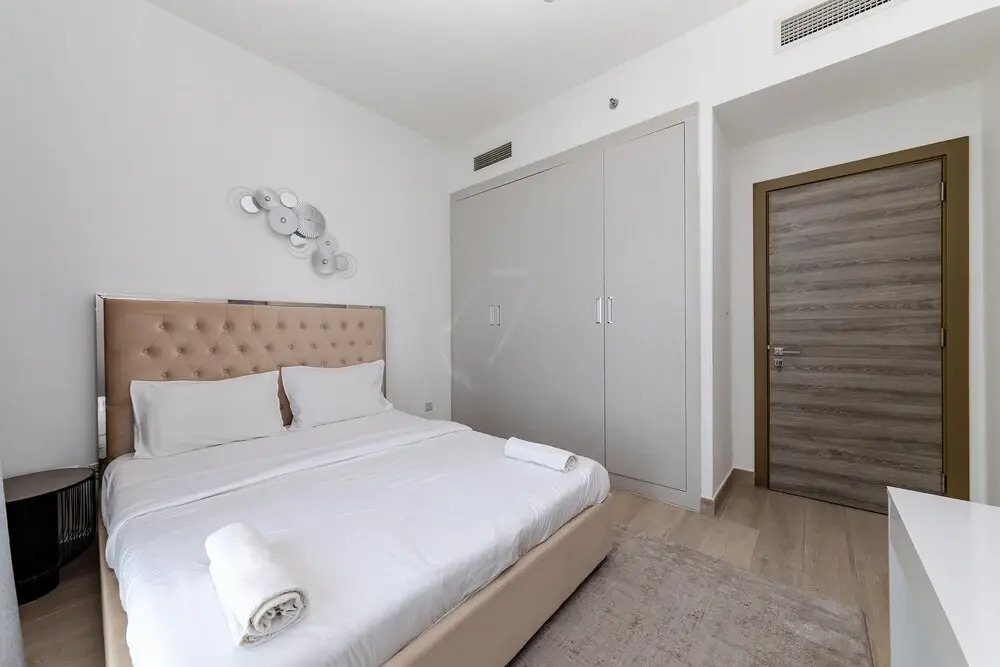 Дубай: Perfect 1BR in Bloom Tower, Dubai