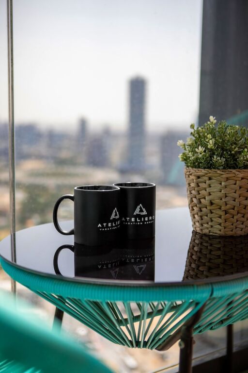 Дубай: Perfect 1BR in Bloom Tower, Dubai