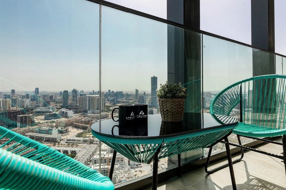 Дубай: Perfect 1BR in Bloom Tower, Dubai