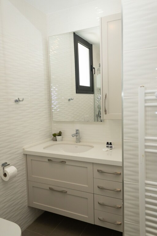 Калогреа: Modern and Luxurious Apartment in a Prime Resort