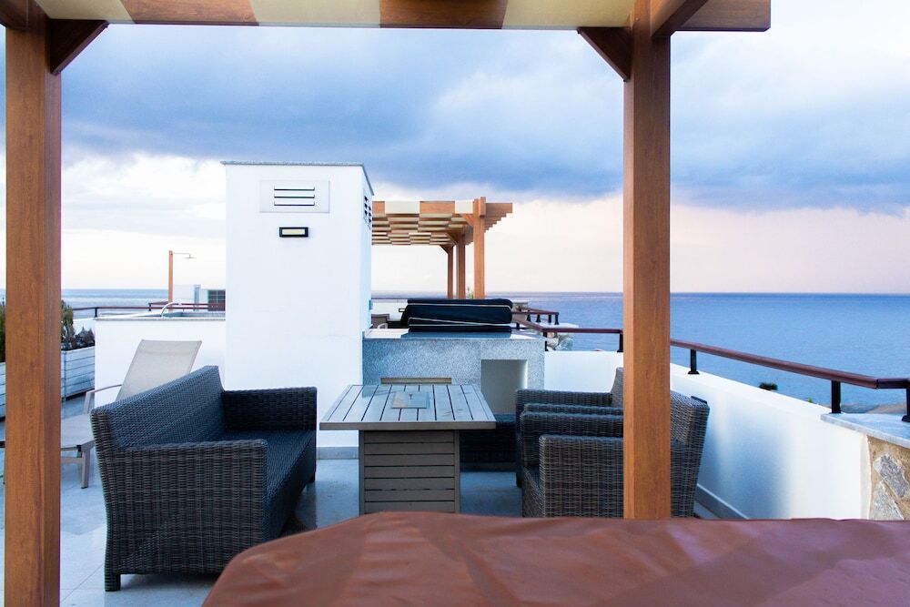 Калогреа: Modern and Luxurious Apartment in a Prime Resort