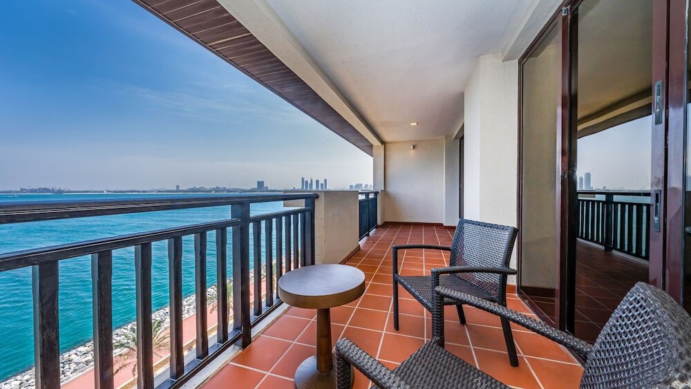 Дубай: Luxury StayCation - Exquisite 1BR with Stunning Views on Palm Jumeirah