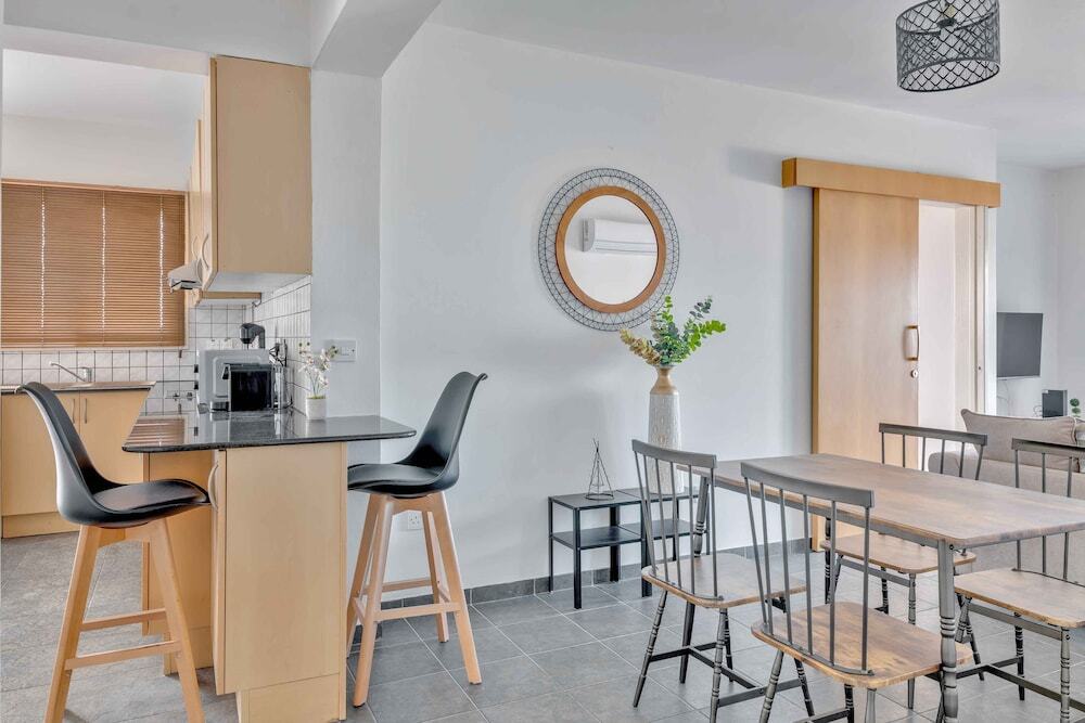 Агиа-Варвара: Phaedrus Living Modern City Flat Elpida