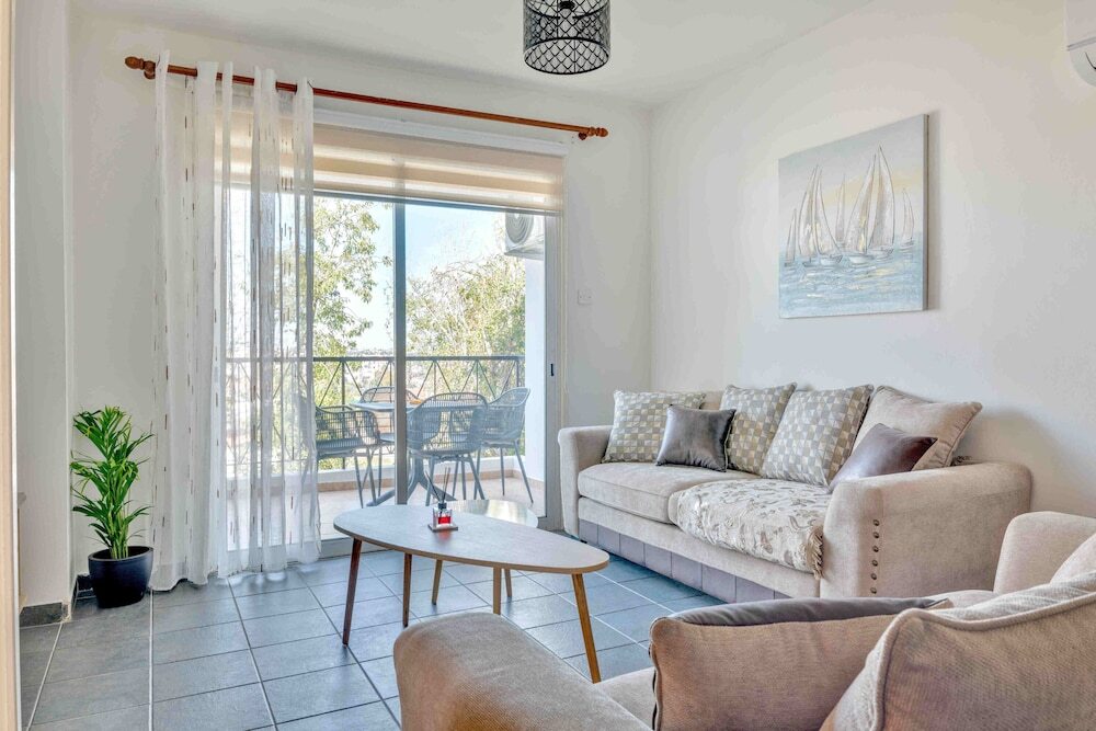 Агиа-Варвара: Phaedrus Living Modern City Flat Elpida