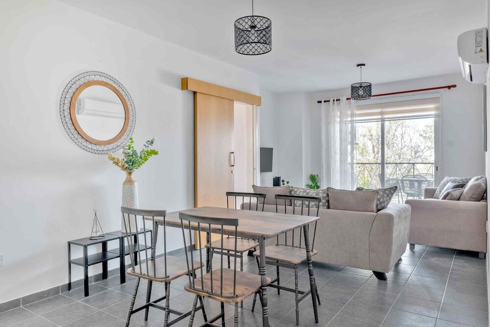 Агиа-Варвара: Phaedrus Living Modern City Flat Elpida