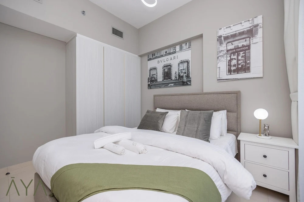 Дубай: Aya - Canal Skyline Suite/ One BR Haven at ZADA Tower
