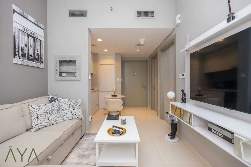 Дубай: Aya - Canal Skyline Suite/ One BR Haven at ZADA Tower