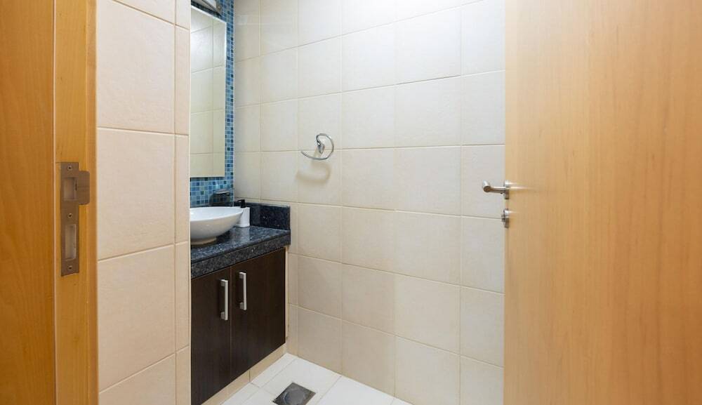 Дубай: Amazing 1BR at the Palm w Beach Pool Access