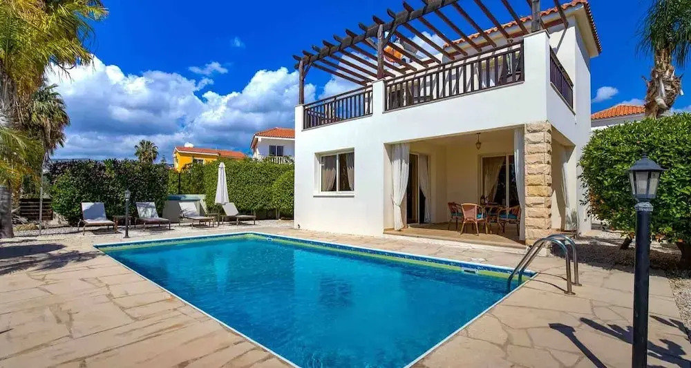 Пейя: Beautiful 3-bed Villa in Coral Bay