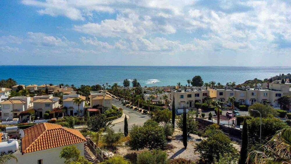 Пейя: Beautiful 3-bed Villa in Coral Bay