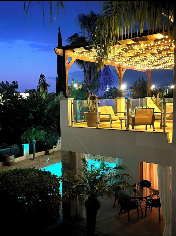Пейя: Beautiful 3-bed Villa in Coral Bay