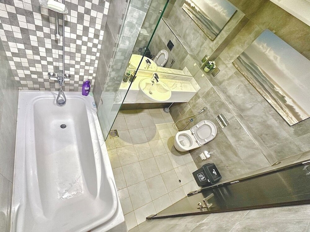 Дубай: Lakeside Hostel Downtown