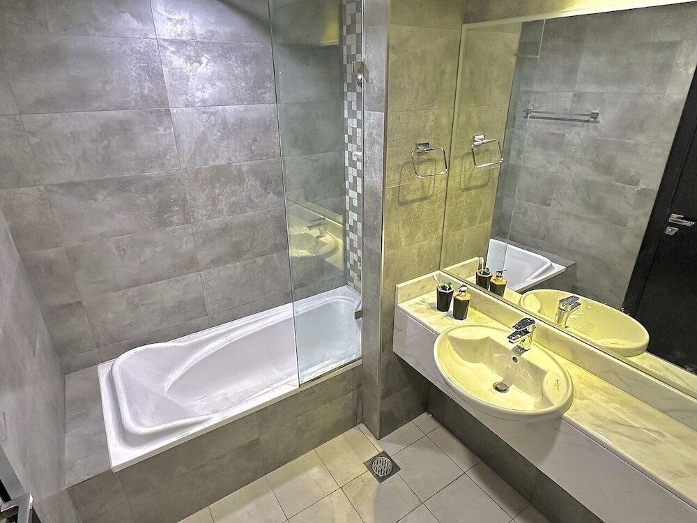 Дубай: Lakeside Hostel Downtown