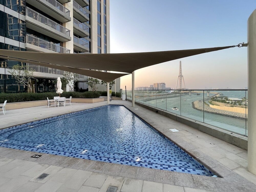 Дубай: Silkhaus Cozy Marina View Pool Gym Near JBR
