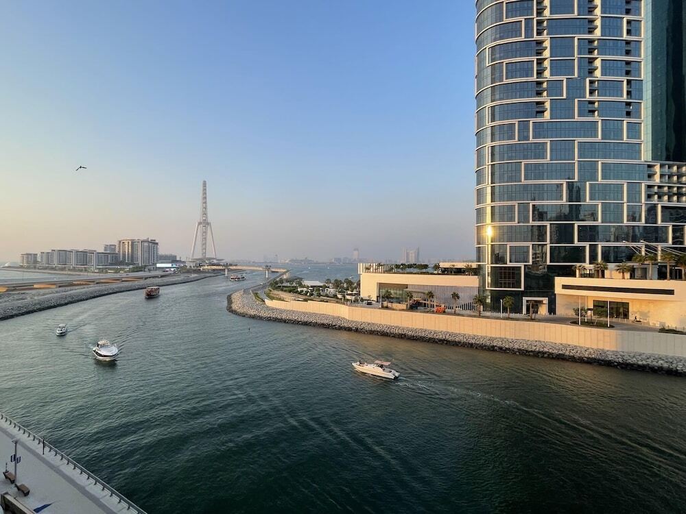 Дубай: Silkhaus Cozy Marina View Pool Gym Near JBR