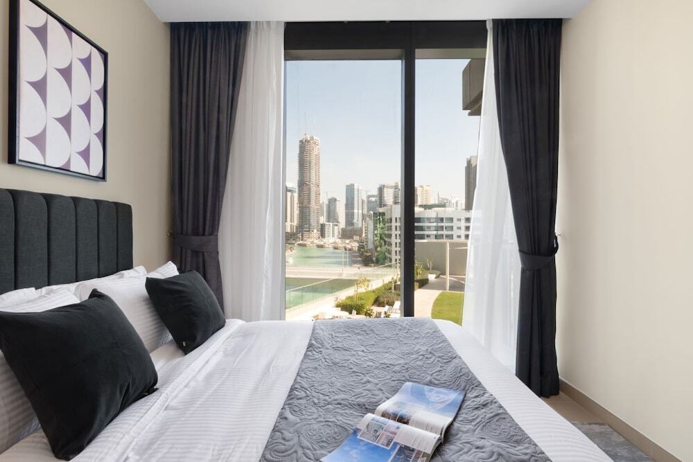 Дубай: Silkhaus Cozy Marina View Pool Gym Near JBR