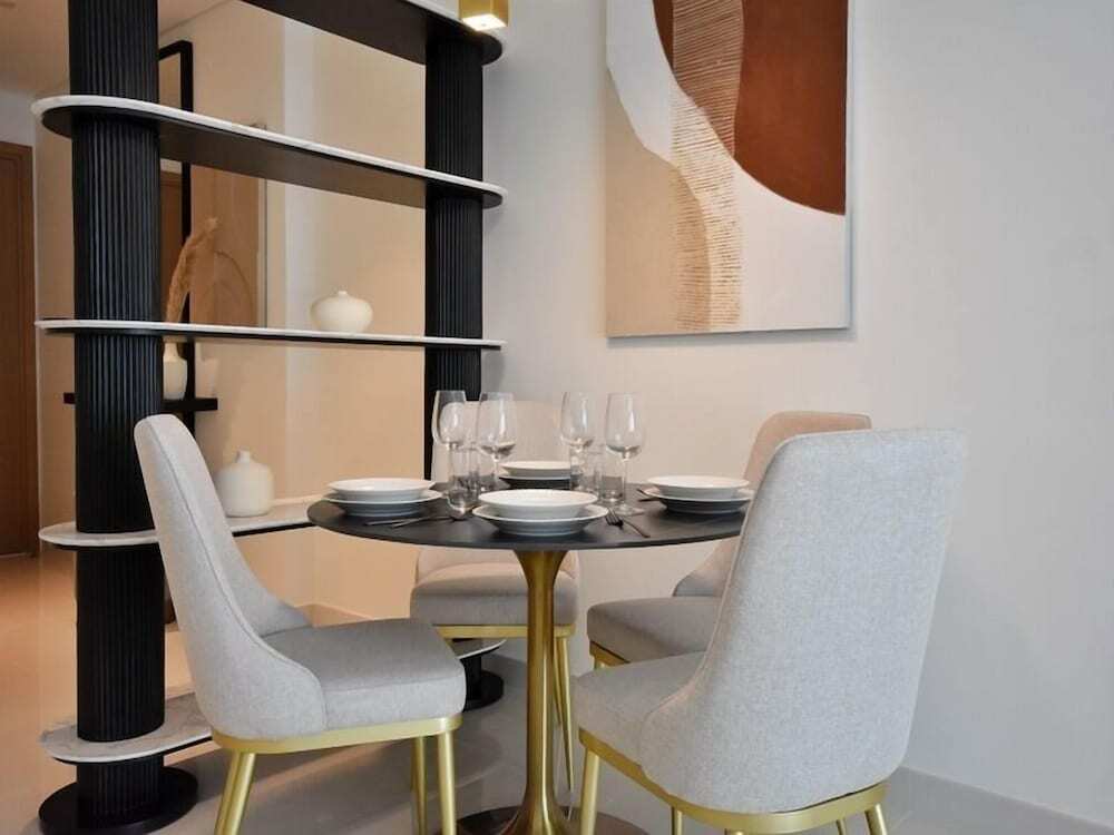 Дубай: Bliss 1BR Haven with Stunning Sea Views