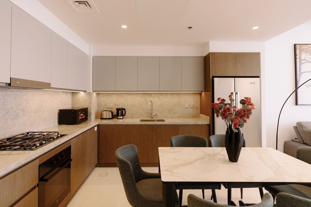 Дубай: Beachfront 2BD apartment with Palm View