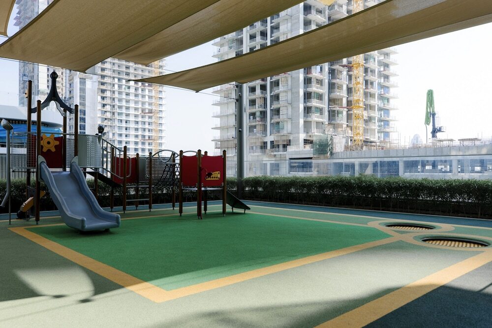 Дубай: Beachfront 2BD apartment with Palm View