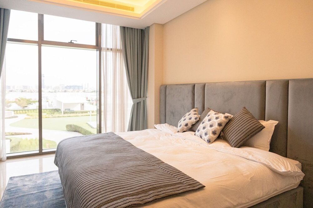Дубай: Palm Perfection 3BR with Private Beach