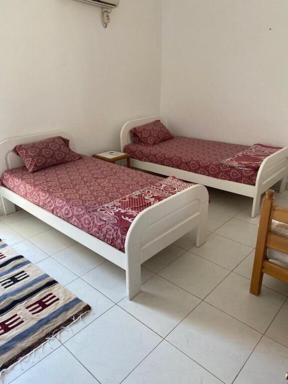Эль-Аламейн: Sunny 4-Bedroom Townhouse Families Only