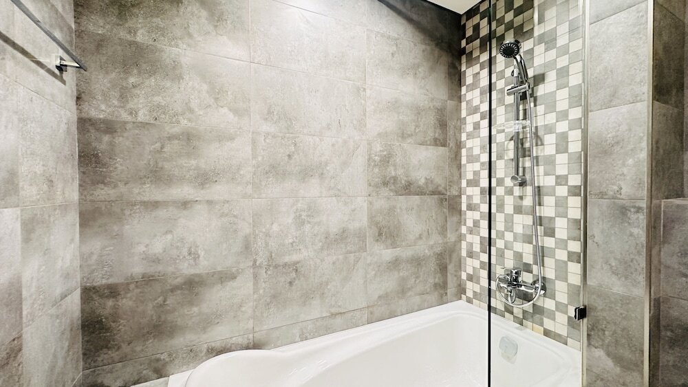 Дубай: Luxury Studio Apartment Palm View with Big Balcony Free Parking by Belvilla