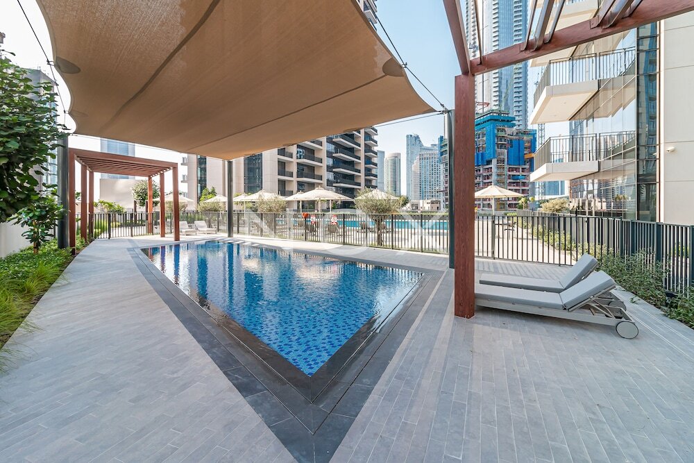 Дубай: Stunning 3BR BLVD Crescent