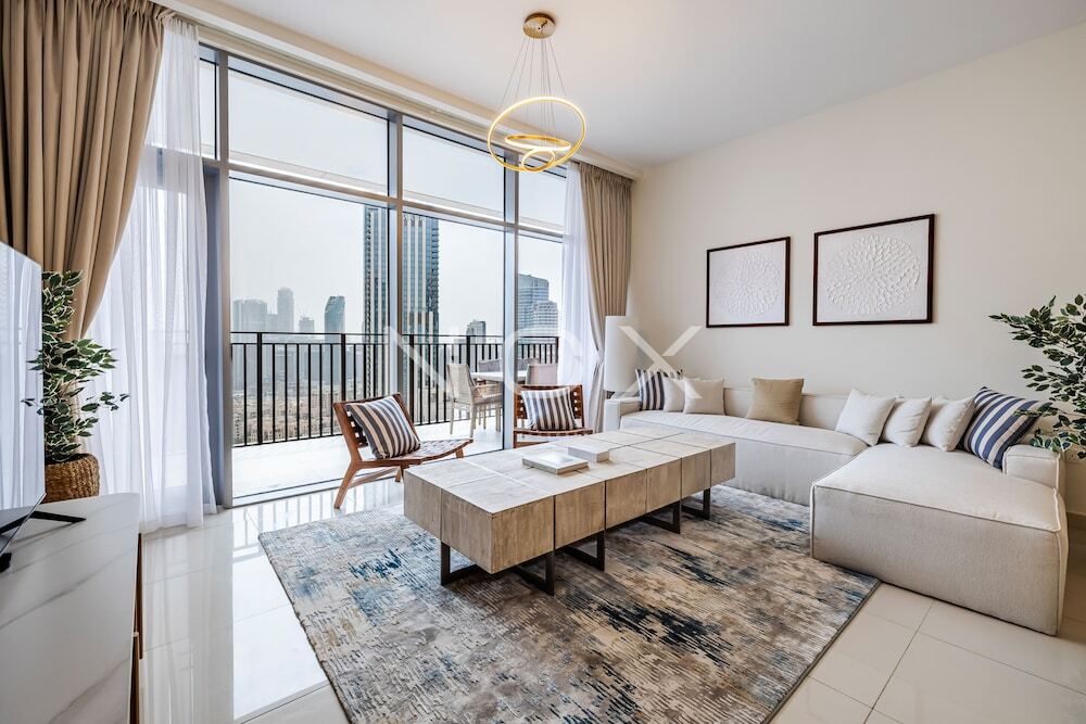 Дубай: Stunning 3BR BLVD Crescent