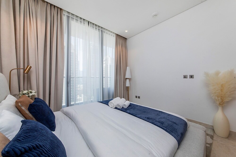 Дубай: Luxe 3BR with Burj Khalifa view