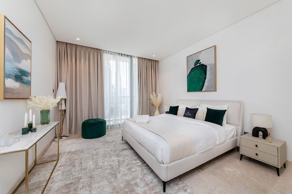 Дубай: Luxe 3BR with Burj Khalifa view