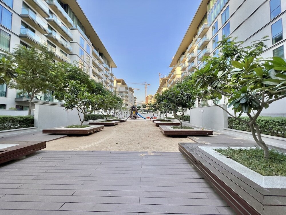 Дубай: Cosmos Living Luxurious Sobha Hartland