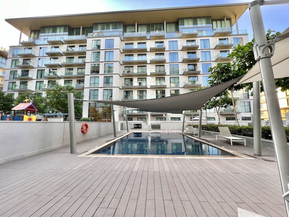 Дубай: Cosmos Living Luxurious Sobha Hartland