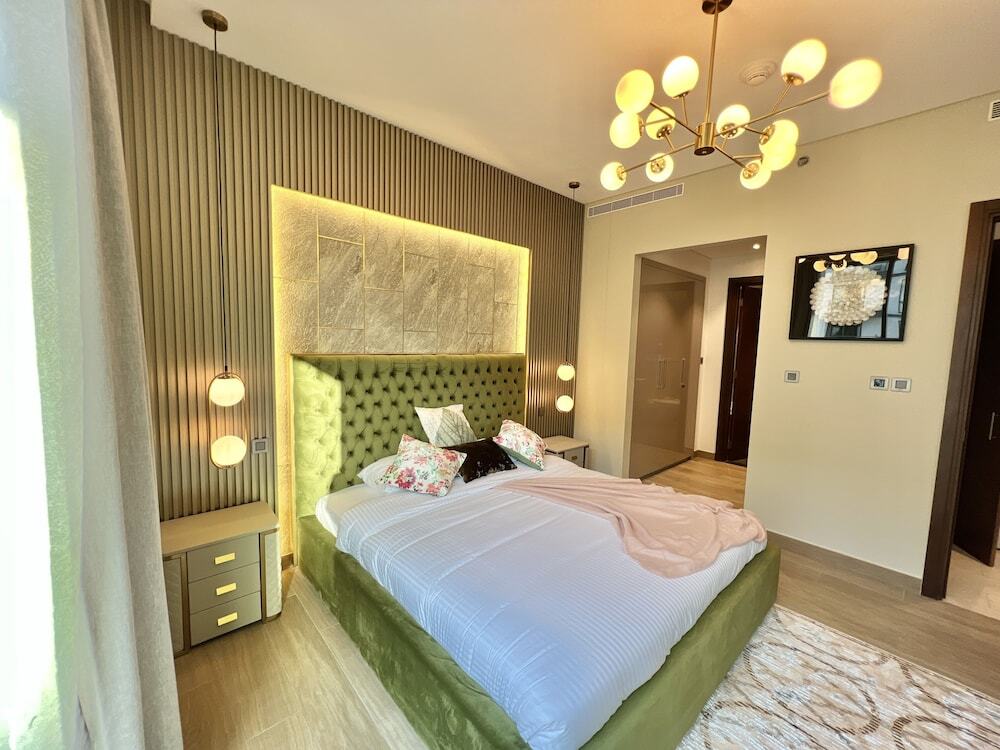 Дубай: Cosmos Living Luxurious Sobha Hartland