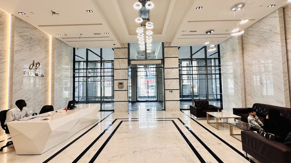 Дубай: Spacious Studio Apartment Canal View Business Bay by Belvilla