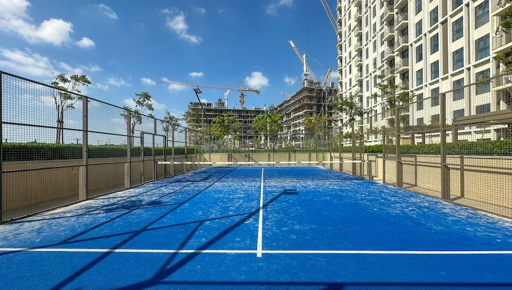 Дубай: WelHome - Contemporary 1BR at Dubai Hills Estate