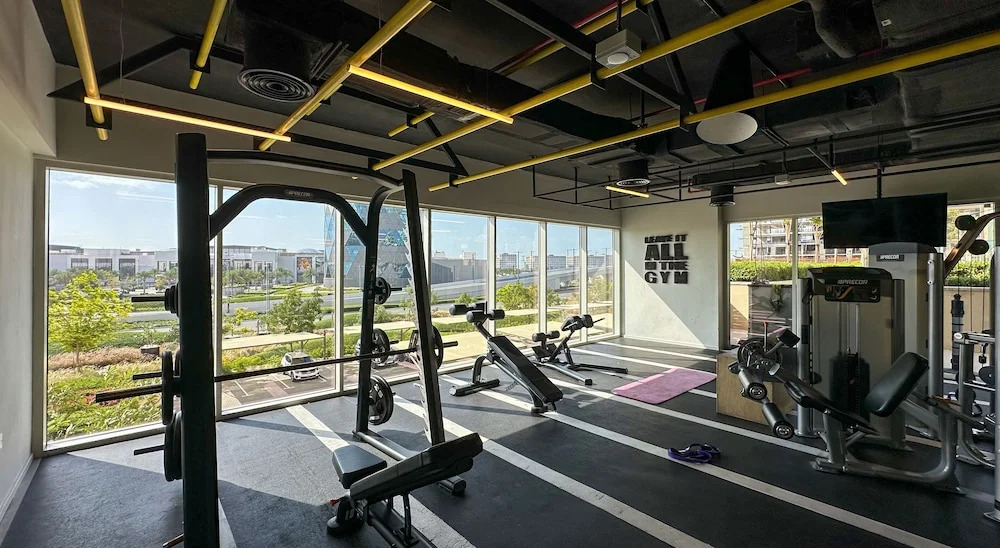 Дубай: WelHome - Contemporary 1BR at Dubai Hills Estate