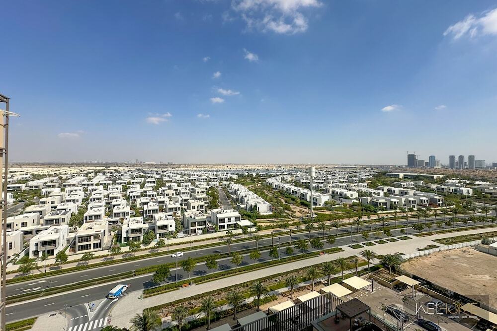 Дубай: WelHome - Contemporary 1BR at Dubai Hills Estate