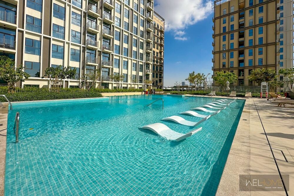 Дубай: WelHome - Contemporary 1BR at Dubai Hills Estate