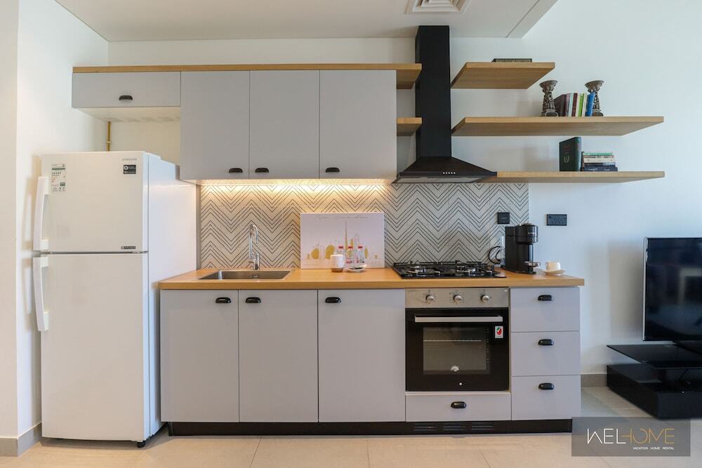 Дубай: WelHome - Contemporary 1BR at Dubai Hills Estate
