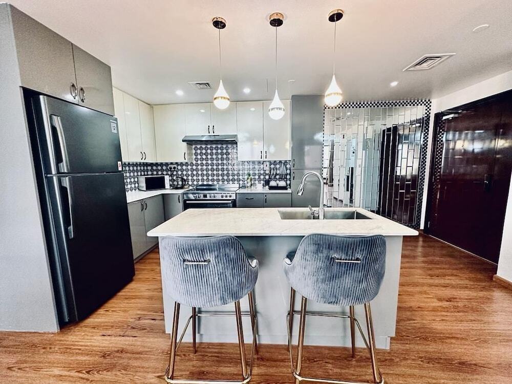 Дубай: 3BR Luxury Apartment Sea View