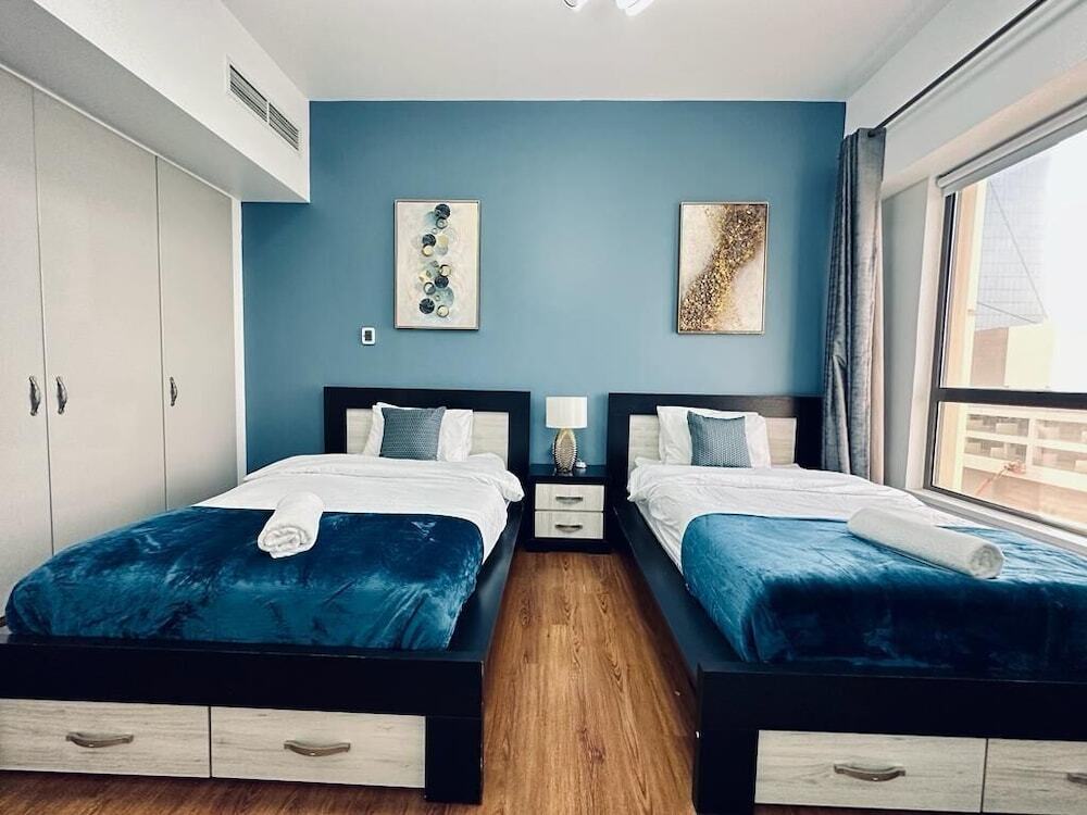 Дубай: 3BR Luxury Apartment Sea View