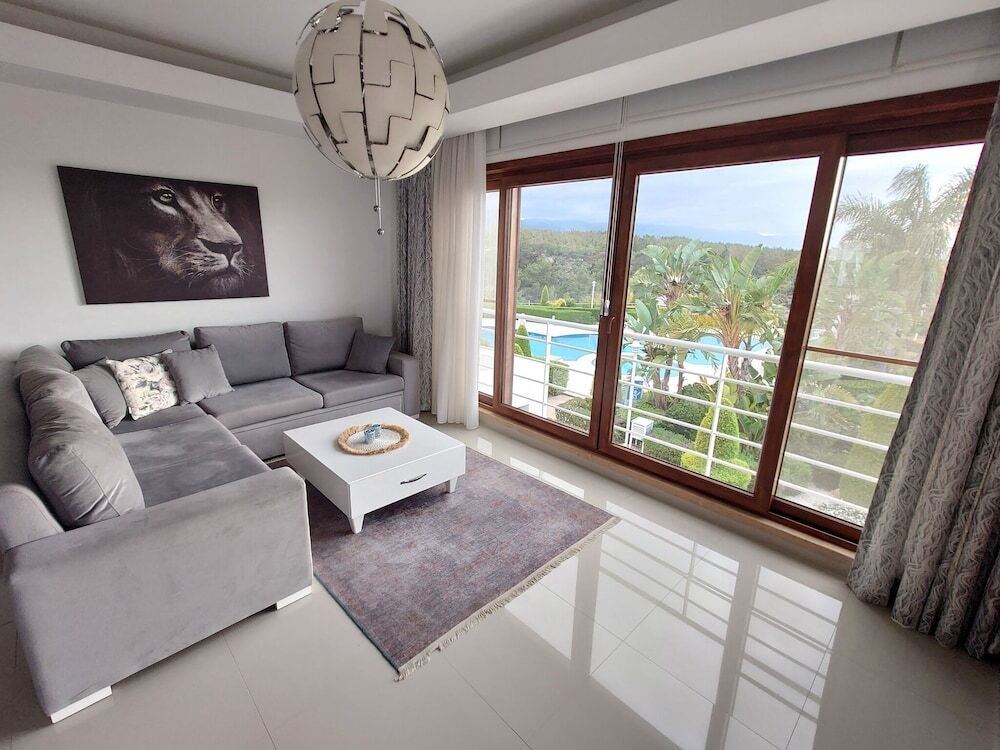 Penthouse Apartment With Stunning Sea and Mountain Views — фото 5