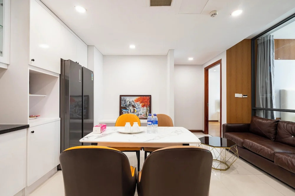 Хошимин: Night Life Lancaster 1br GymBarJapTown