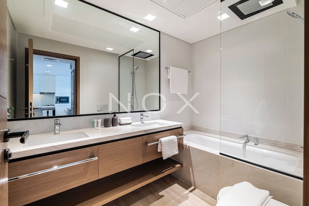Дубай: Elegant 1BR Palace Residence
