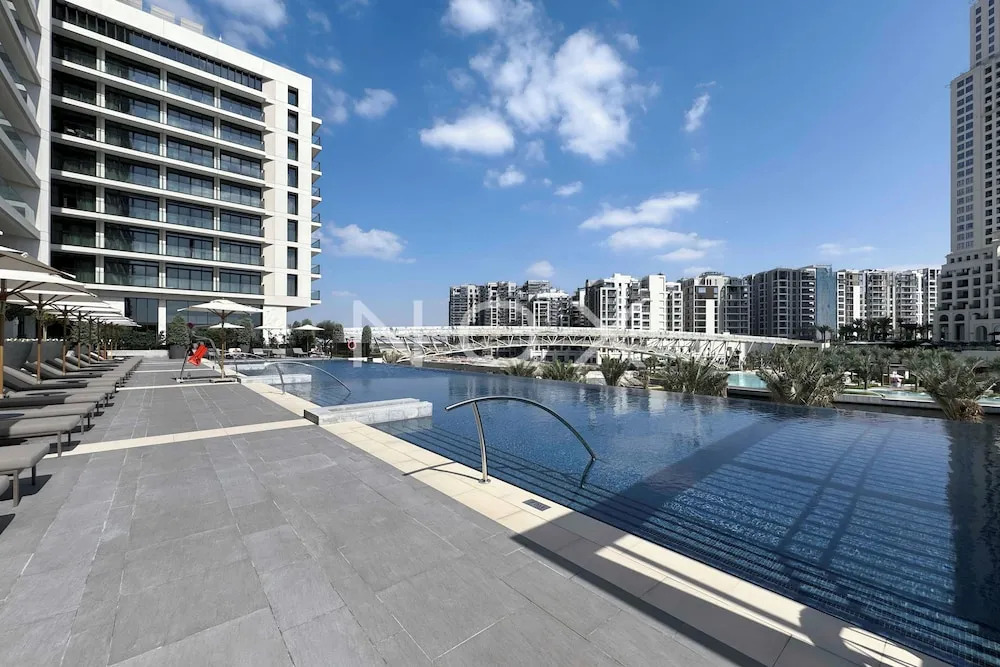 Дубай: Elegant 1BR Palace Residence