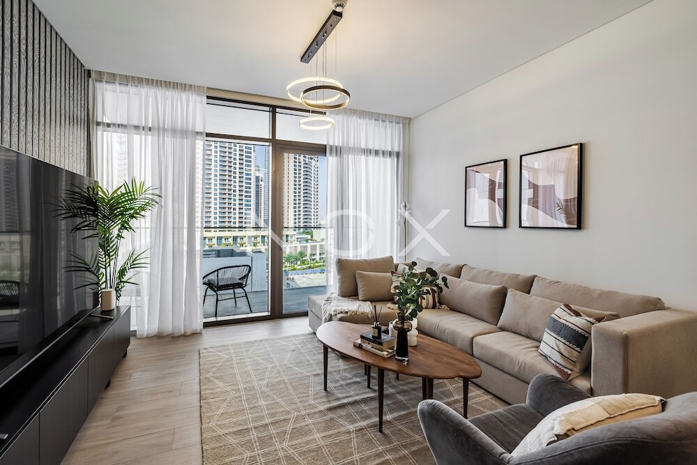 Дубай: Elegant 1BR Palace Residence