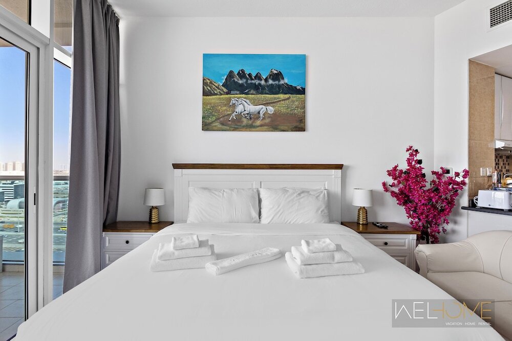 Дубай: WelHome - Relaxing and Fancy Studio Apt with City View