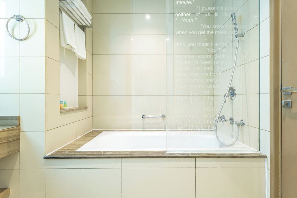 Дубай: SuperHost - Dubai Dreaming Stylish 1BR, DAMAC Towers Paramount